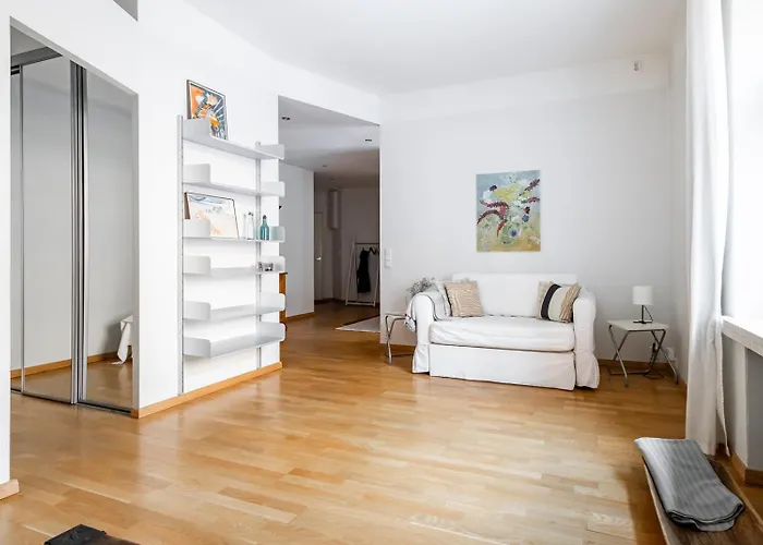 Cozy, Spacious And Calm - Location *