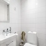 Cozy, Spacious And Calm - Location * هلسنكي