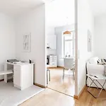 Cozy, Spacious And Calm - Location *
